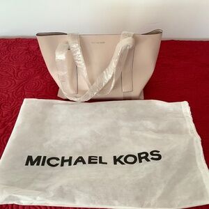 MICHAEL KORS Pink Nude Tote Bag by fragrance perfume line with Clear Logo Straps